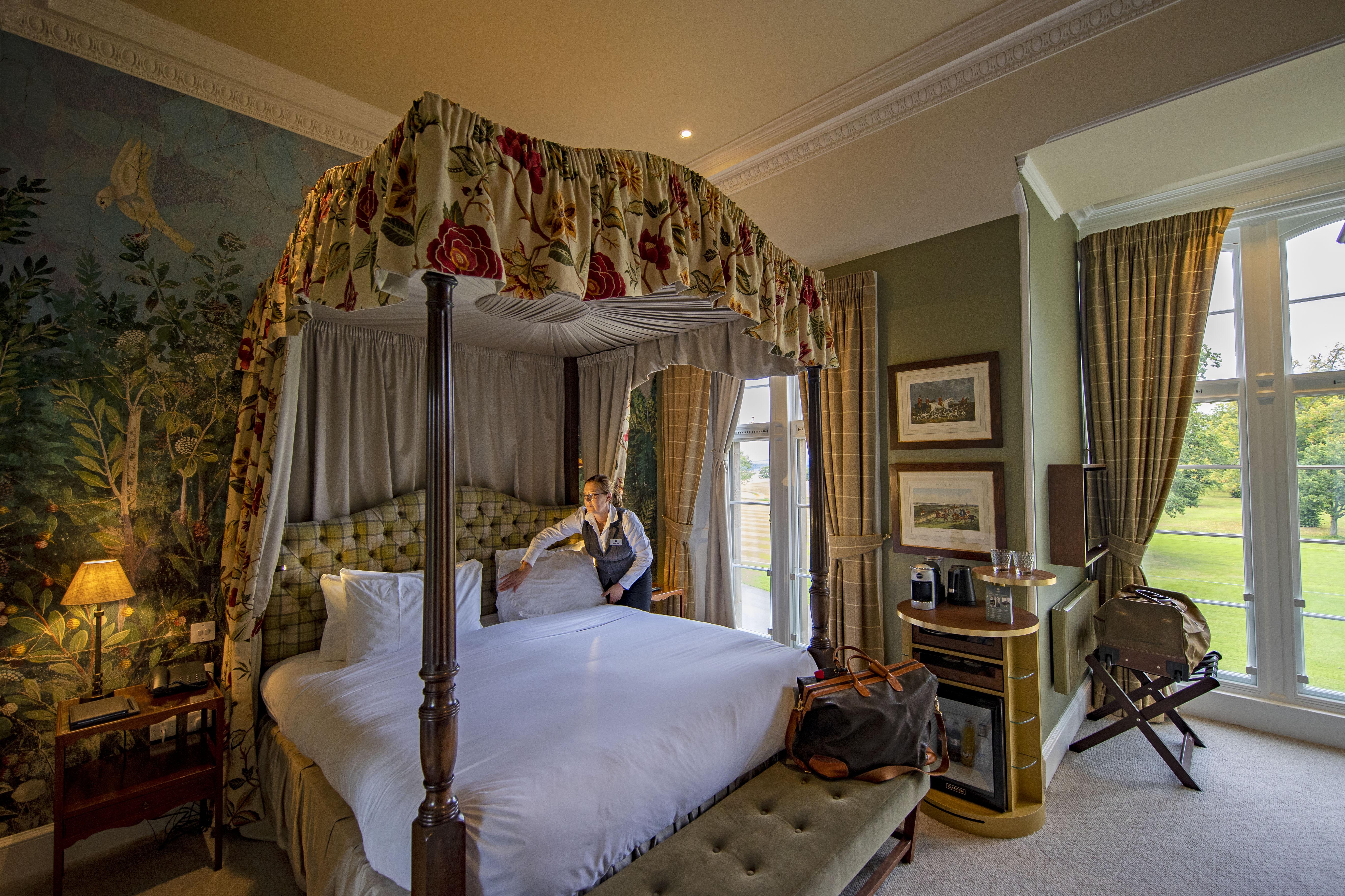 Schloss Roxburghe, Part Of Destination By Hyatt Luaran gambar A bedroom at the hotel
