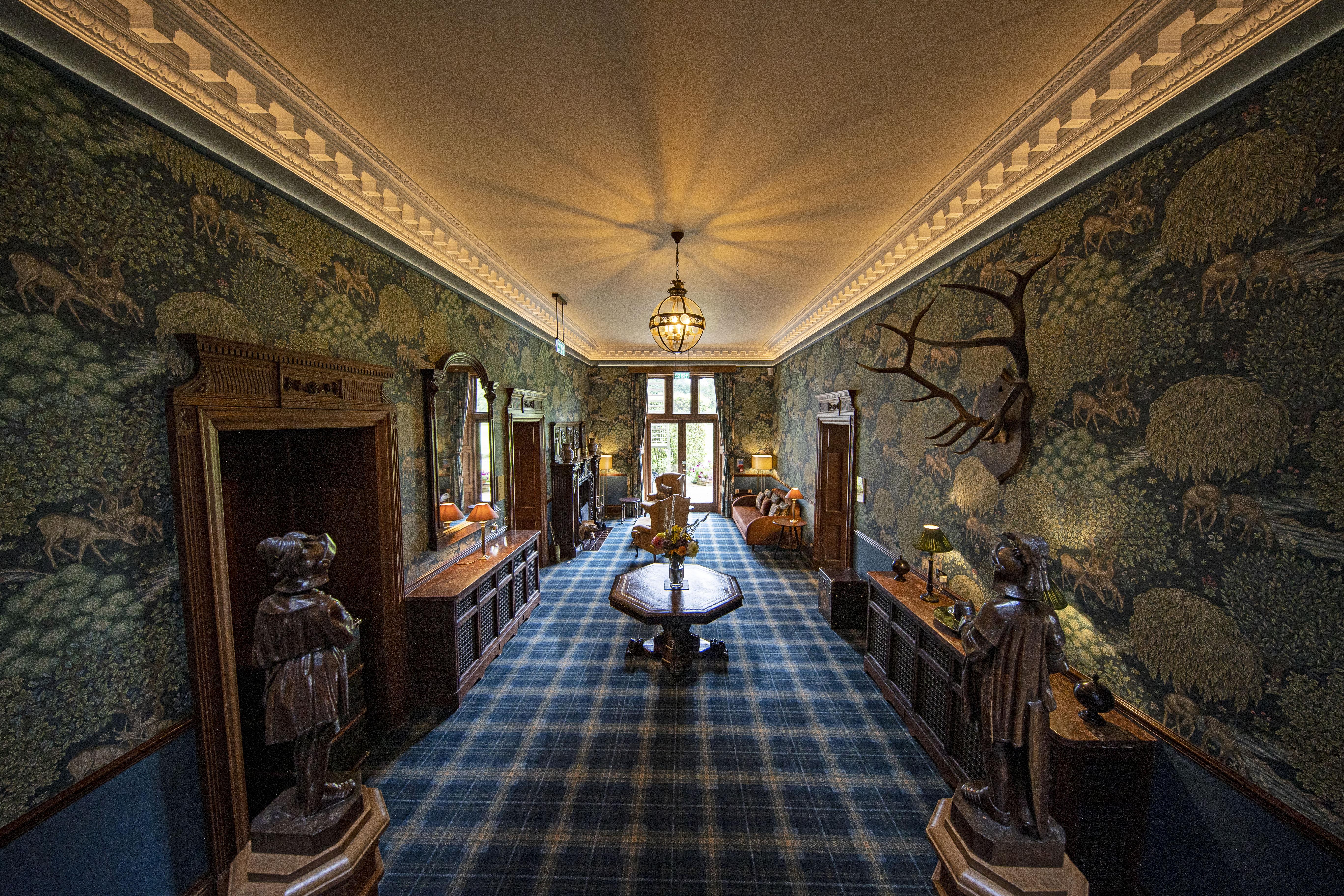Schloss Roxburghe, Part Of Destination By Hyatt Luaran gambar The entrance hall