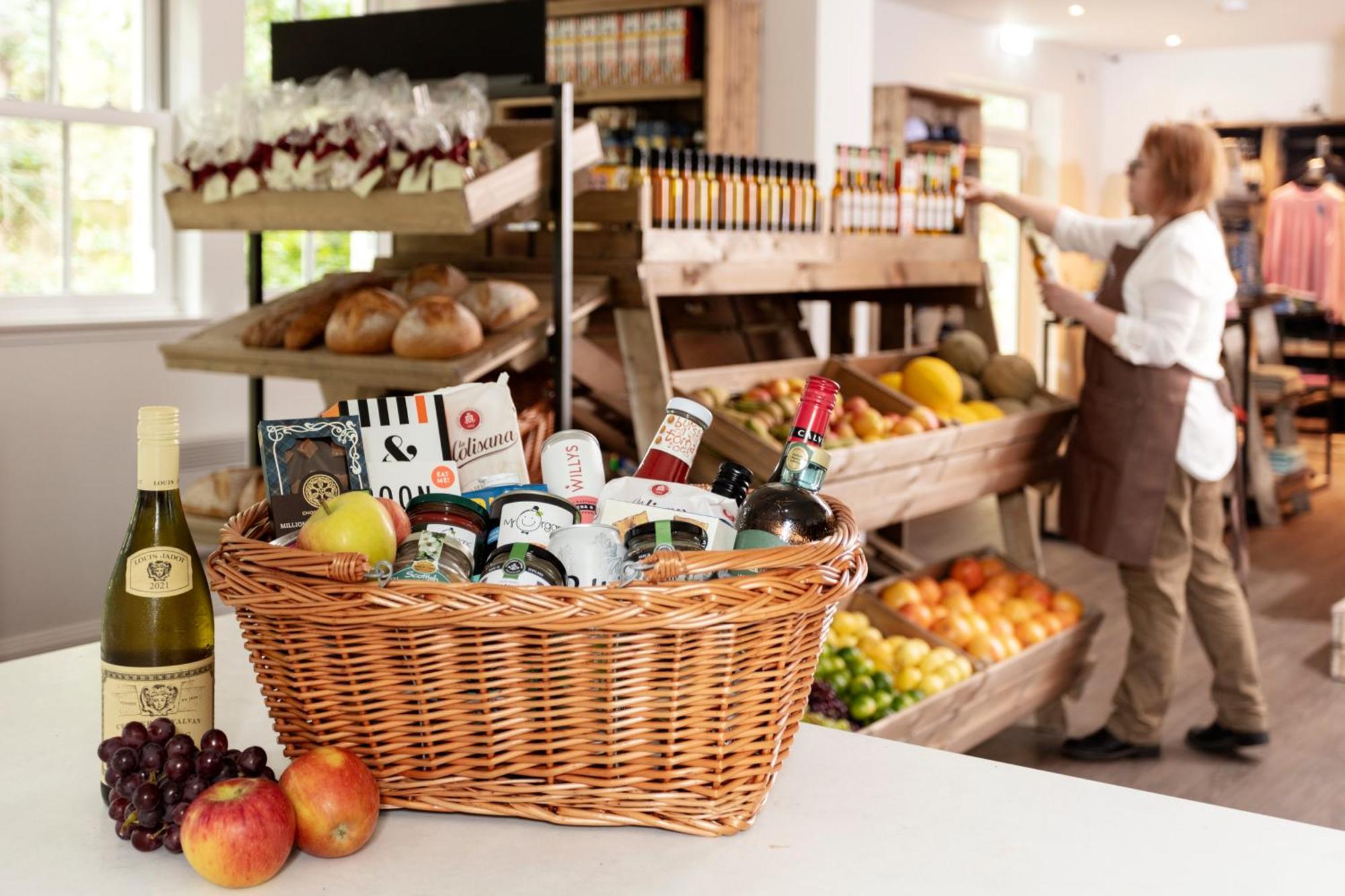 Schloss Roxburghe, Part Of Destination By Hyatt Luaran gambar A typical shopping basket