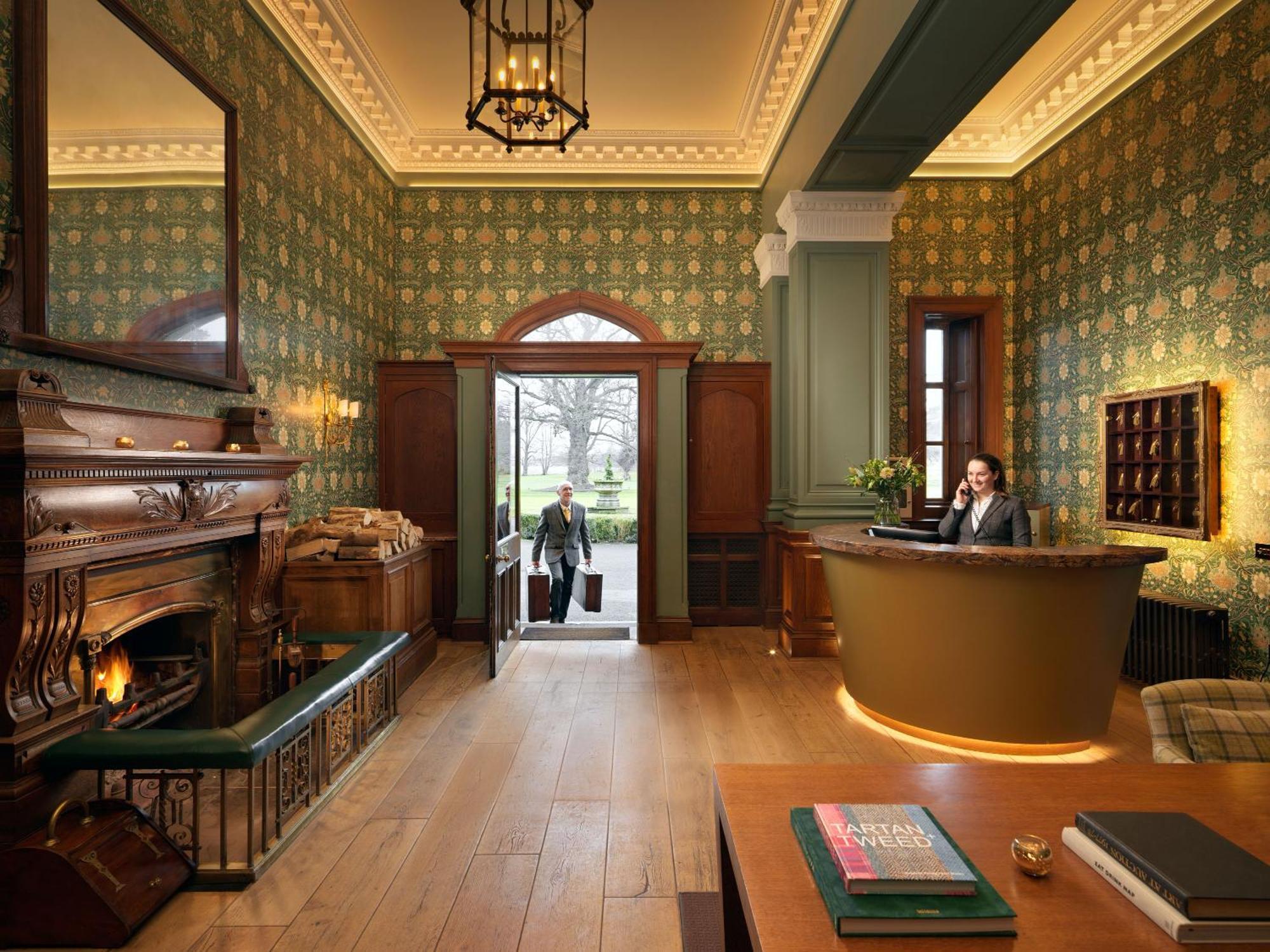 Schloss Roxburghe, Part Of Destination By Hyatt Luaran gambar The hotel's reception