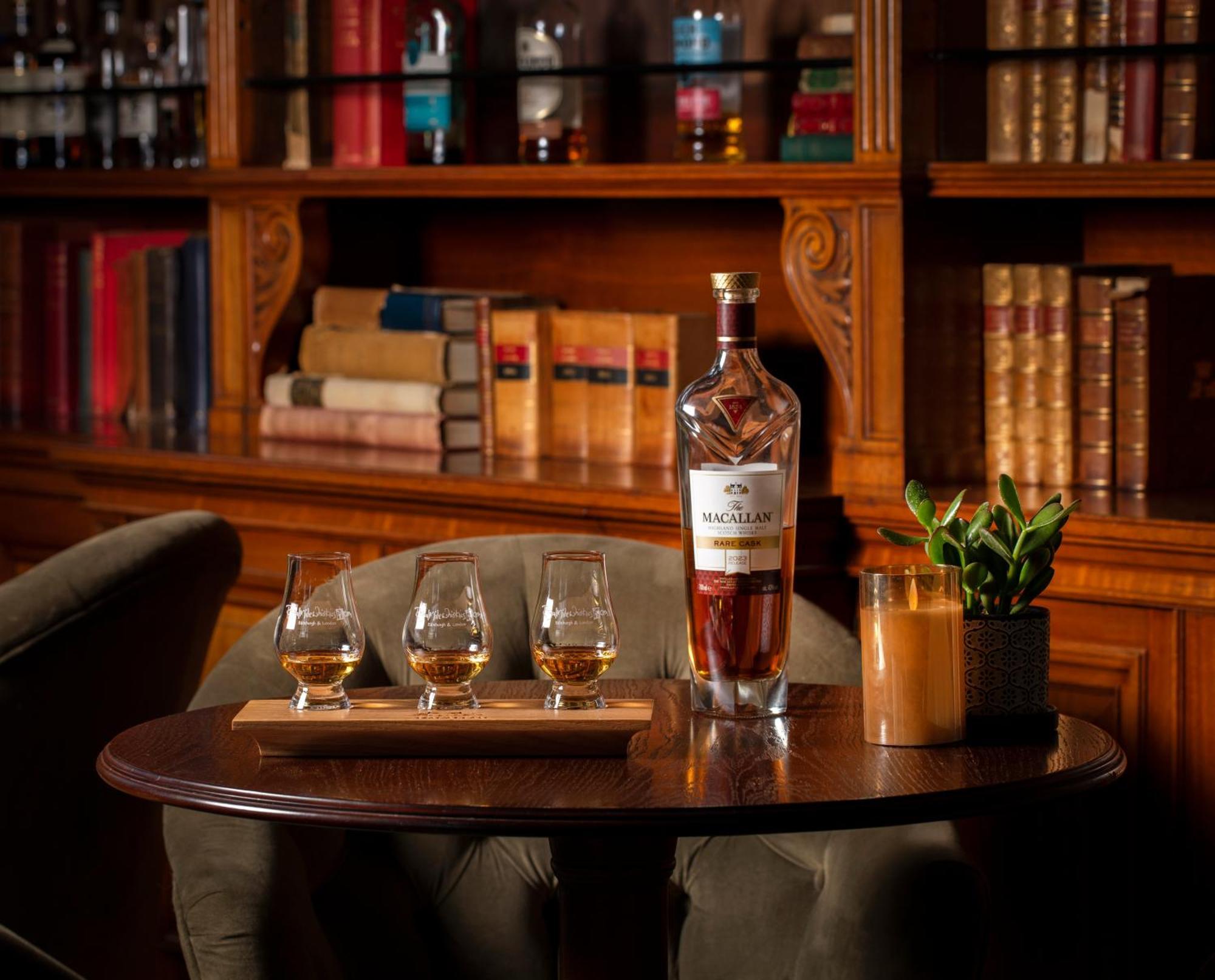 Schloss Roxburghe, Part Of Destination By Hyatt Luaran gambar A bottle of Macallan 40 Year Old