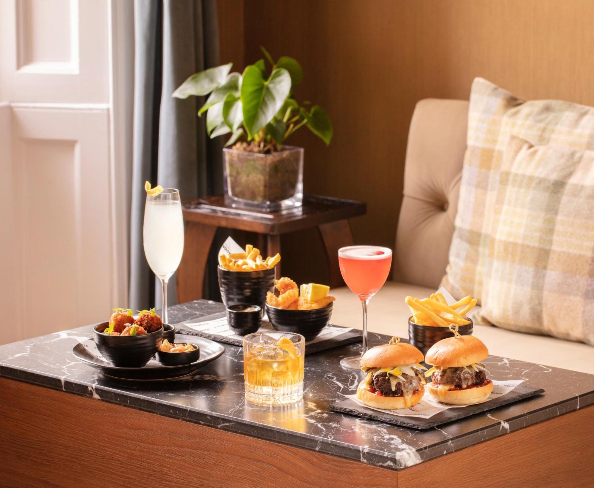 Schloss Roxburghe, Part Of Destination By Hyatt Luaran gambar A selection of cocktails and bar snacks at the bar