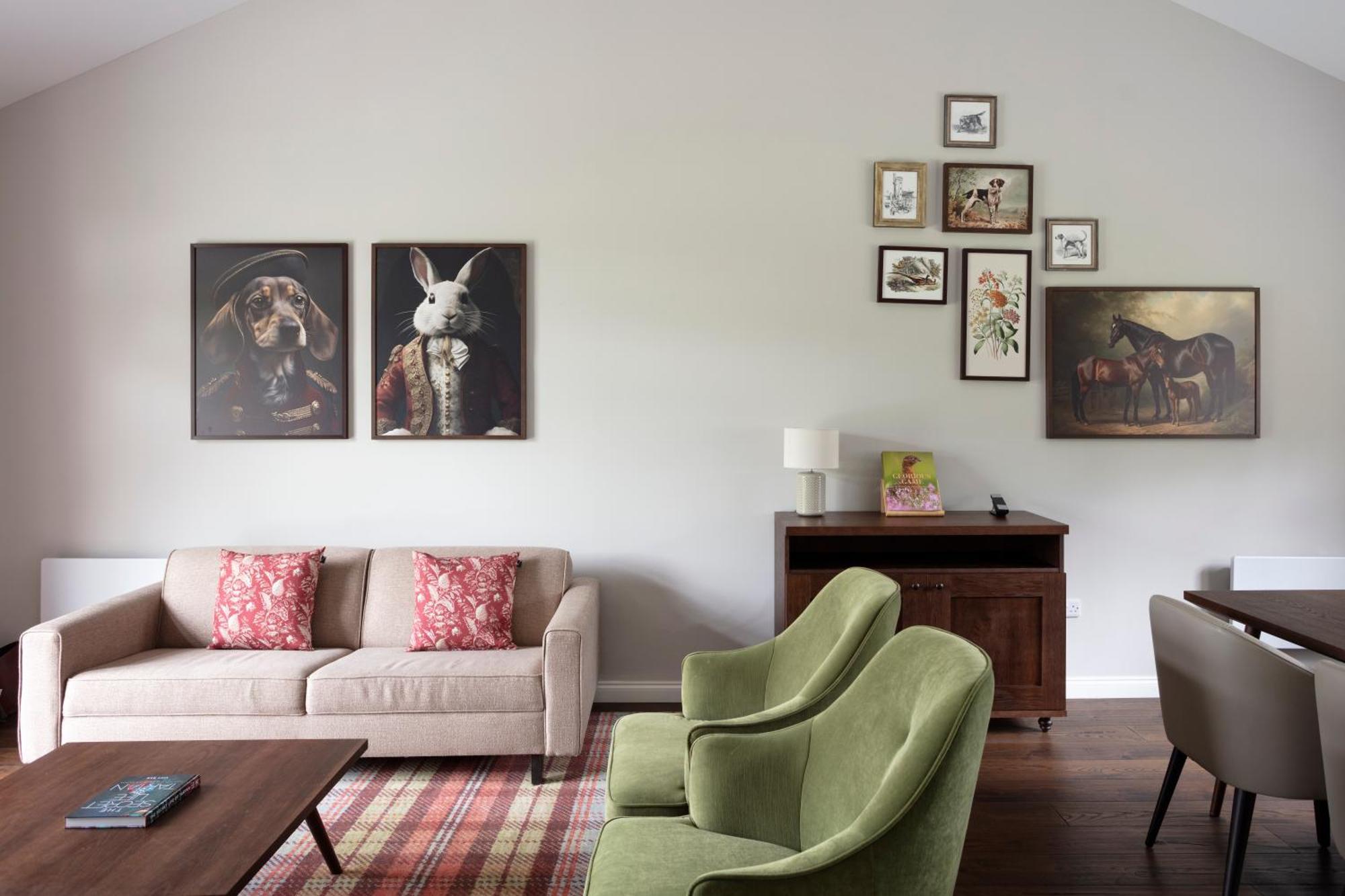 Schloss Roxburghe, Part Of Destination By Hyatt Luaran gambar A living room with a sofa and two armchairs