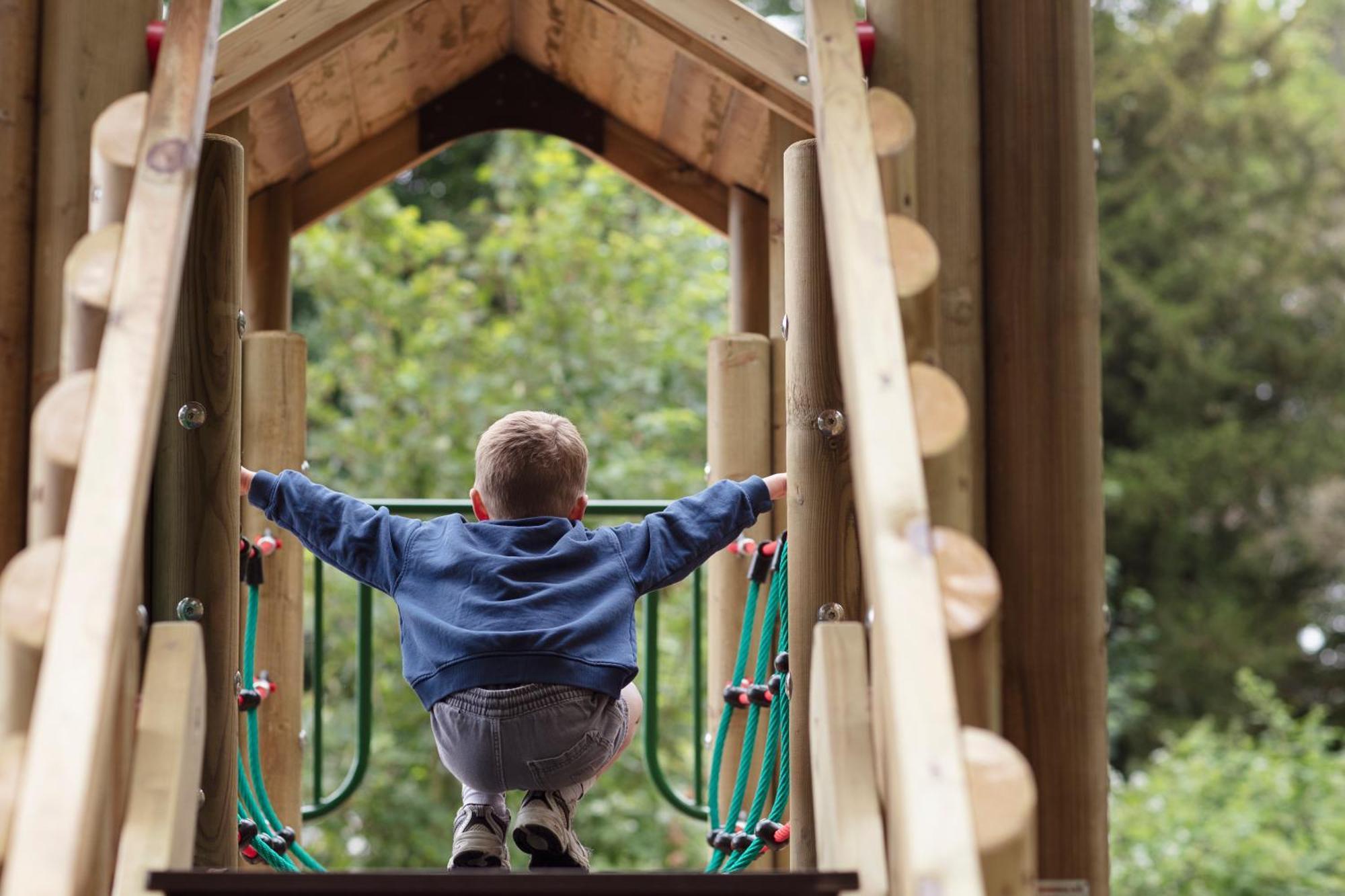 Schloss Roxburghe, Part Of Destination By Hyatt Luaran gambar Child playing on a climbing frame