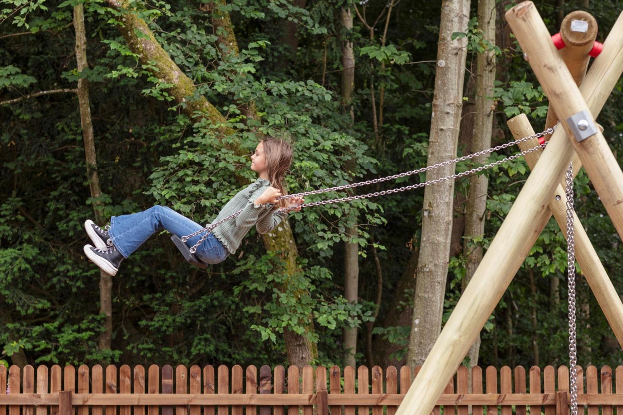 Schloss Roxburghe, Part Of Destination By Hyatt Luaran gambar A child on a swing